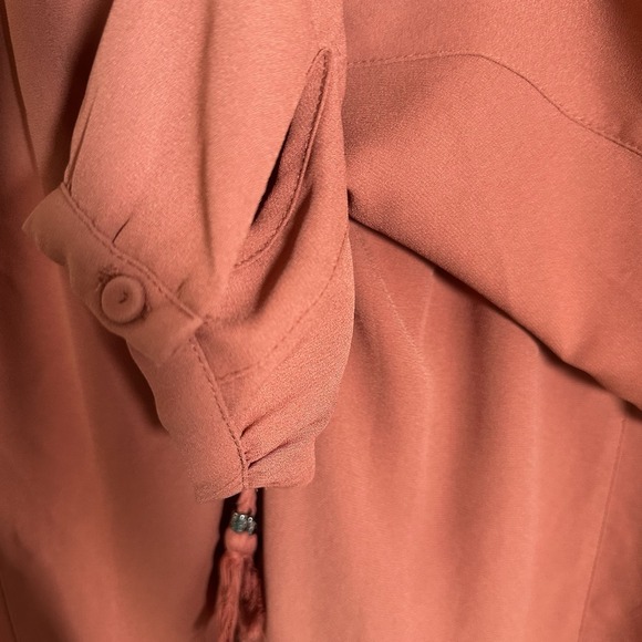 DR2 Blouse Large L Women's Rust With Navy Trim - Picture 9 of 12